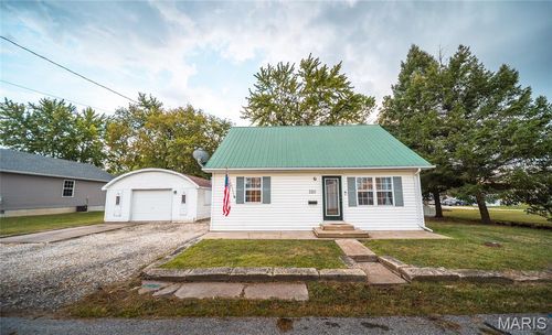 320 W South St, Bowling Green, MO, 63334-2154 | Card Image