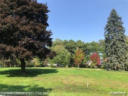 3868 Lincoln Rd, Bloomfield Hills, MI, 48301-3961 | Card Image