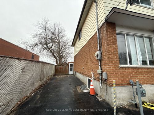 lower-957 Glen St, Oshawa, ON, L1J3T9 | Card Image
