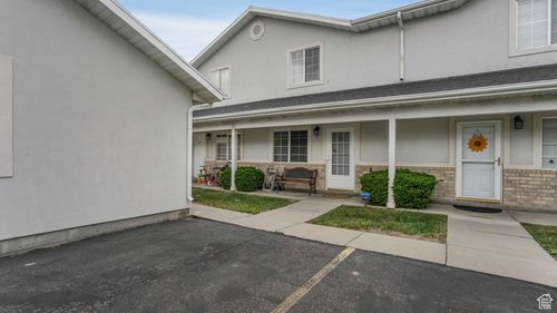 217 E 2300 N, North Ogden, UT, 84414-7258 | Card Image