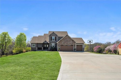 17200 Abby Ln, Tonganoxie, KS, 66086-4502 | Card Image