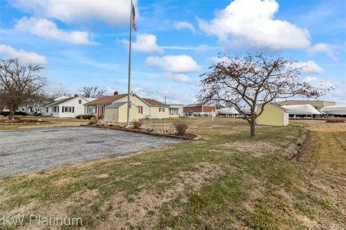 7825 Alexandria Dr, Ira, MI, 48023-2483 | Card Image