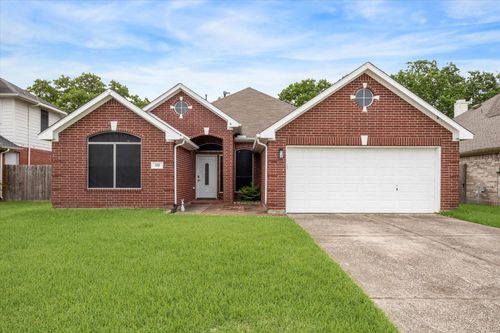 320 Spencer Lndg E, La Porte, TX, 77571-9155 | Card Image