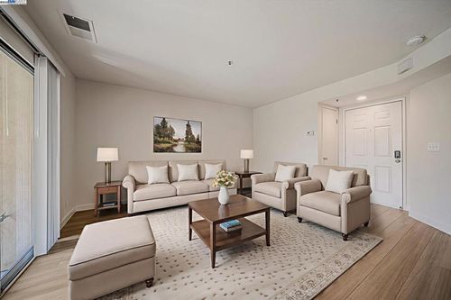 apt-101-4772 Nicol Cmn, Livermore, CA, 94550-7257 | Card Image