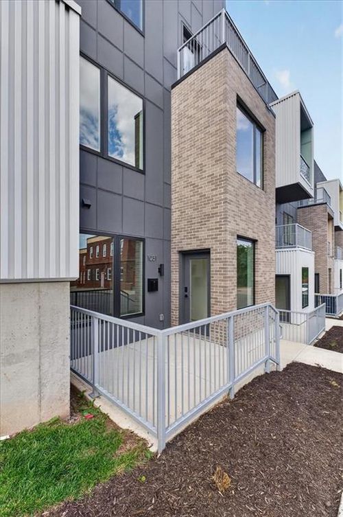 1031 Pacific St, Kansas City, MO, 64106-1245 | Card Image