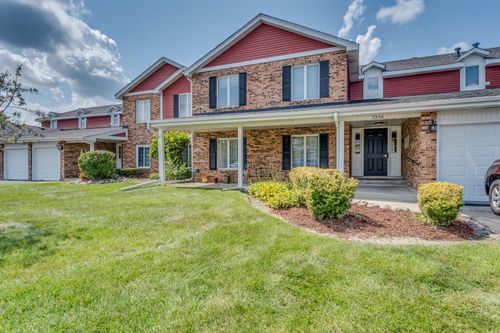 b-7236 Cottonwood Ct, Willowbrook, IL, 60527-7536 | Card Image