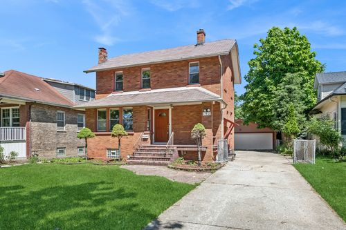 192 Waubansee Rd, Riverside, IL, 60546-2110 | Card Image