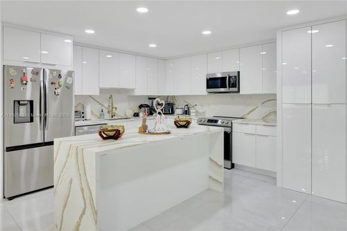 8720-8720 Sw 103rd Ave, Miami, FL, 33173-3959 | Card Image