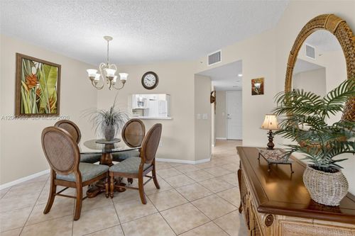 305a-1651 Sw 127th Ave, Pembroke Pines, FL, 33027-2189 | Card Image