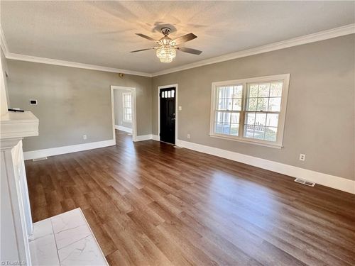 531 Elk Spur St, Elkin, NC, 28621-3205 | Card Image