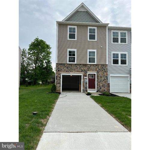 76 Tate Manor Dr, CHARLES TOWN, WV, 25414-1008 | Card Image