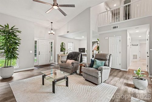 6752 Allness Glen Ln, Charlotte, NC, 28269-7131 | Card Image