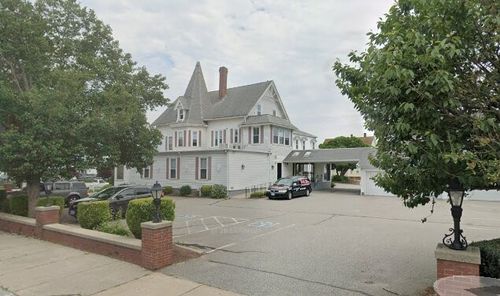 684 Park Ave, Cranston, RI, 02910-2114 | Card Image