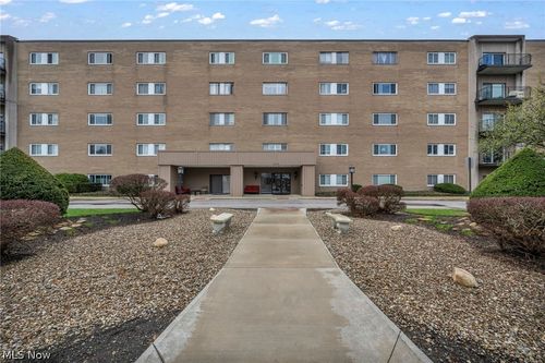 20333 Detroit Rd, Rocky River, OH, 44116-2419 | Card Image
