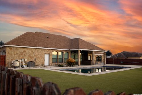 201 Abrego Lake Dr, Floresville, TX, 78114-6611 | Card Image
