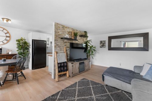 305-4 Avalon Pl, Kitchener, ON, N2M4N6 | Card Image