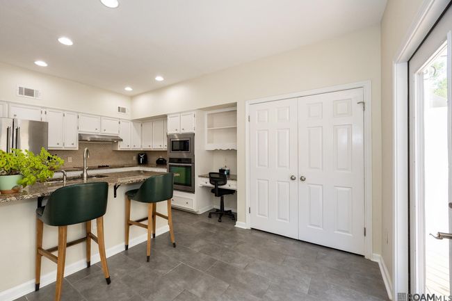 10218 N Magna Carta Pl, Townhouse with 4 bedrooms, 3 bathrooms and 2 parking in Baton Rouge LA | Image 7