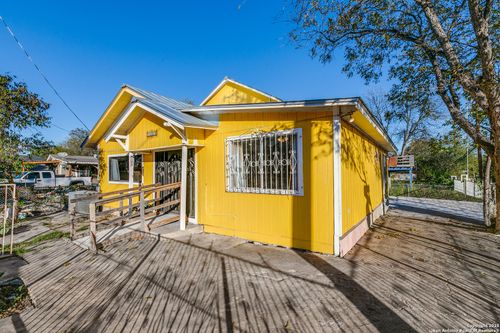 1022 S Hamilton St, San Antonio, TX, 78207-6620 | Card Image