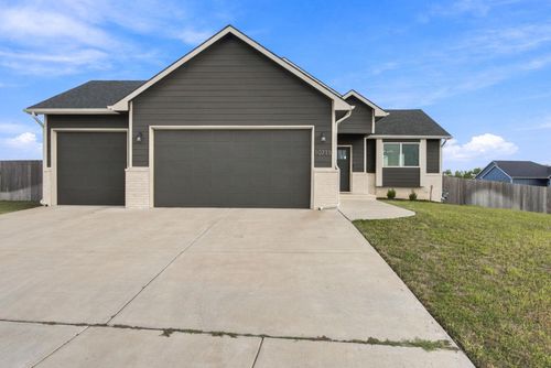 10718 E Bonita St, Wichita, KS, 67207-7604 | Card Image
