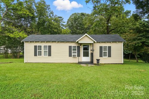 505 Park Cir, Lowell, NC, 28098-1424 | Card Image