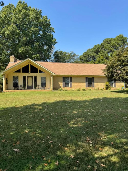 2051 Solo Rd, Covington, TN, 38019-4767 | Card Image