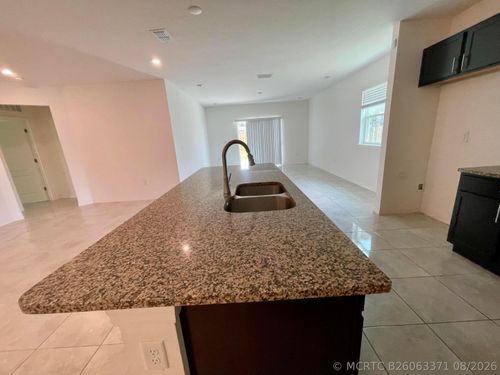 582 Sw Sea Holly Ter, Port Saint Lucie, FL, 34984-3552 | Card Image