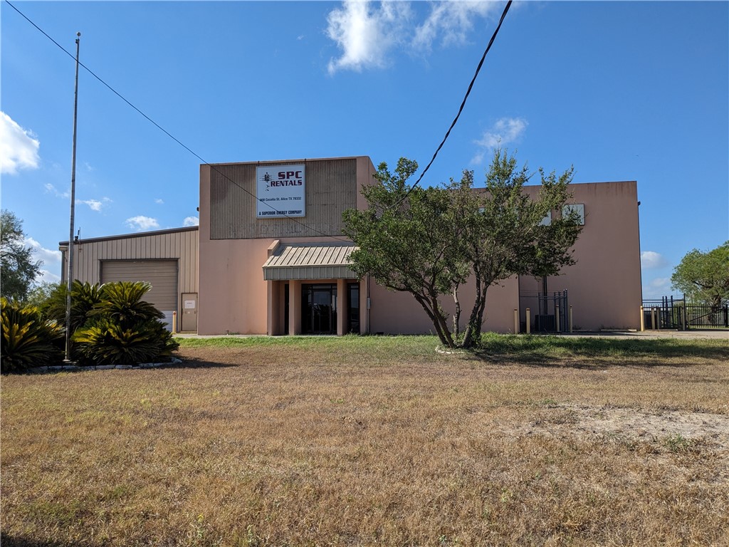 908 Cecilia St, Alice, TX 78332