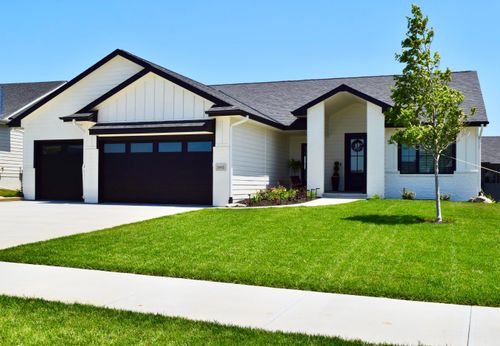 5445 Kestrel Pkwy, Elkhorn, NE, 68022-4264 | Card Image