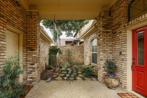 11904 Forest Lakes Ln, Dallas, TX, 75230-2865 | Card Image