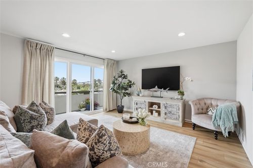 231-1600 Ardmore Ave, Hermosa Beach, CA, 90254-4757 | Card Image