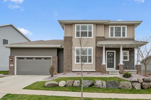 9725 Tawny Acorn Dr, VERONA, WI, 53593-8941 | Card Image