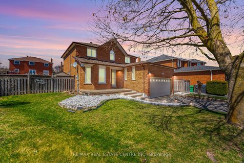 20 St Mark Pl, Brampton, ON, L6X3W5 | Card Image