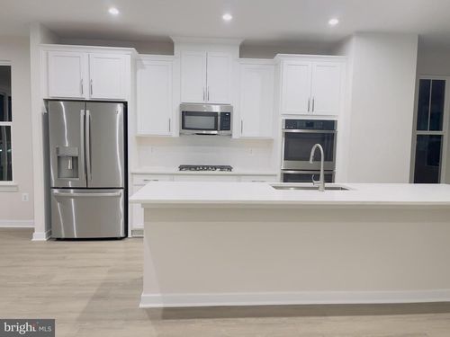 24158 Thurso Sq, STERLING, VA, 20166 | Card Image