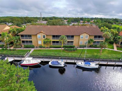 Dockage in front of the Waterfront Villas | Image 2