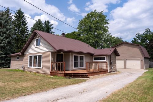 206 W Railway St, Coleman, MI, 48618-9701 | Card Image