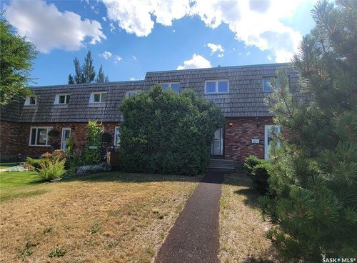 b-2002 Foley Dr, North Battleford, SK, S9A3G9 | Card Image