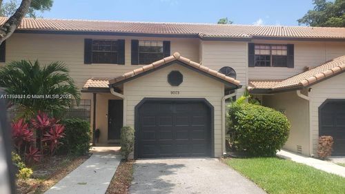 9073-9073 Vineyard Lake Dr, Plantation, FL, 33324-6141 | Card Image