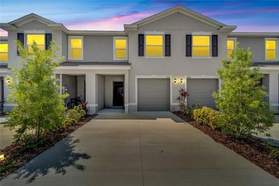 17641 Crescent Moon Loop, Townhouse with 3 bedrooms, 2 bathrooms and null parking in Bradenton FL | Image 2