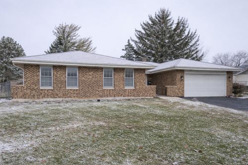 823 Bradoc St, Chicago Heights, IL, 60411-1932 | Card Image