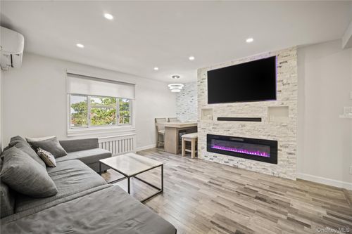 upper-223 Manor Rd, Queens Village, NY, 11427-2032 | Card Image