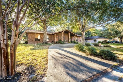 13140 Hanover Drive, Ocean Springs, MS, 39564 | Card Image