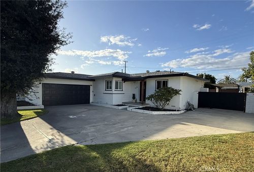 2841 W Skywood, Anaheim, CA, 92804 | Card Image