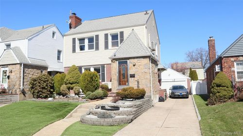 163-29 16th Ave, Whitestone, NY, 11357-3327 | Card Image