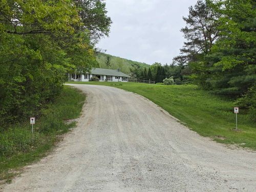 1011 Town Line Rd, Mendon, VT, 05701-6627 | Card Image