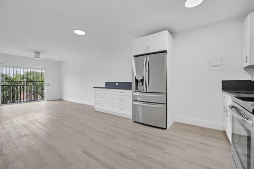 apt-301-1530 Sw 2nd St, Miami, FL, 33135-2171 | Card Image