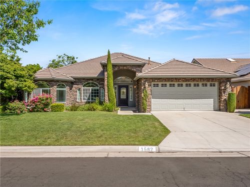 1582 E Revere Rd, Fresno, CA, 93720-4249 | Card Image