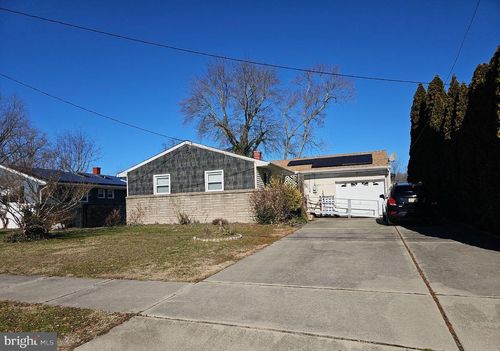 18 Charles Pl, PENNSVILLE, NJ, 08070-2306 | Card Image