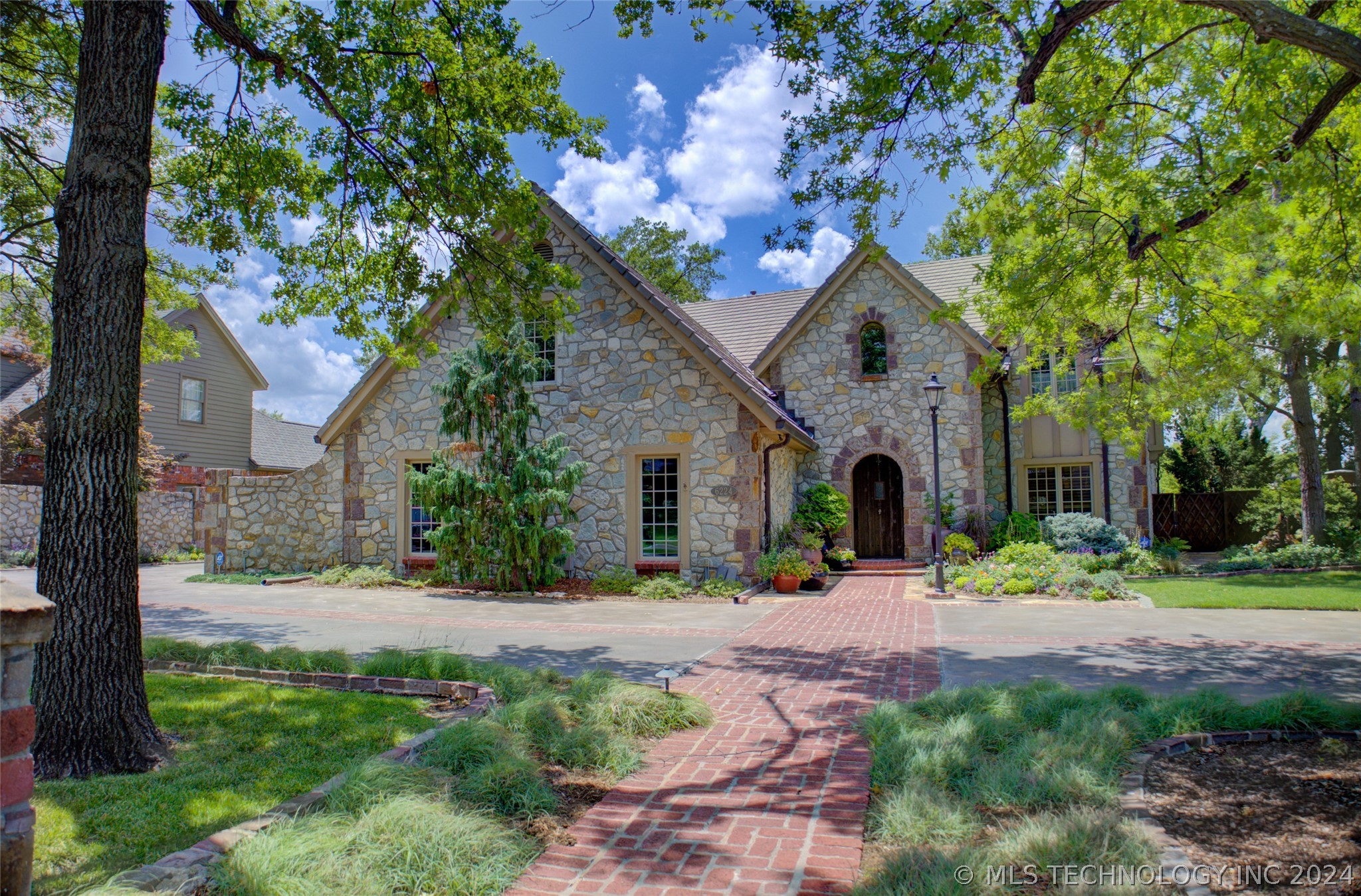 Oswego Ave, Tulsa, OK 74136
