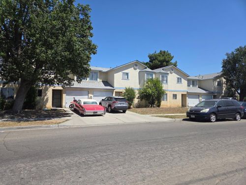 4140 N Clark, Fresno, CA, 93726 | Card Image