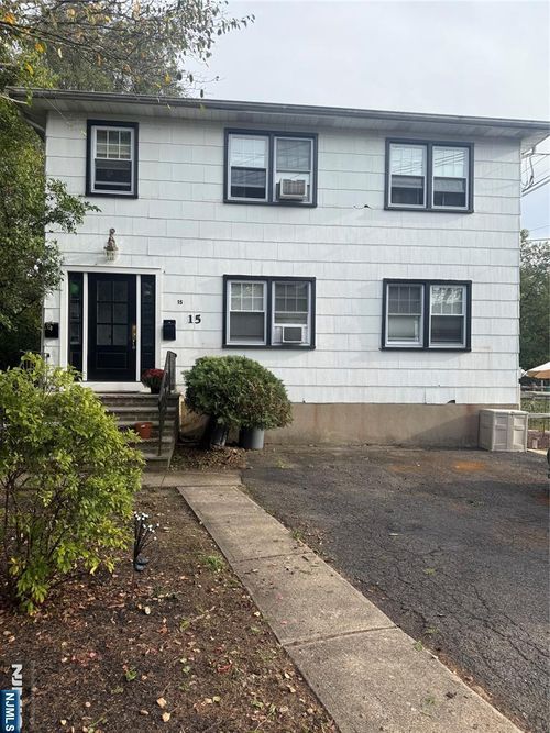 15 Howard St, Pompton Lakes, NJ, 07442-1134 | Card Image